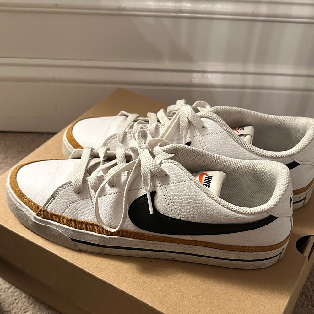 Nike White and Brown Casual Sneakers